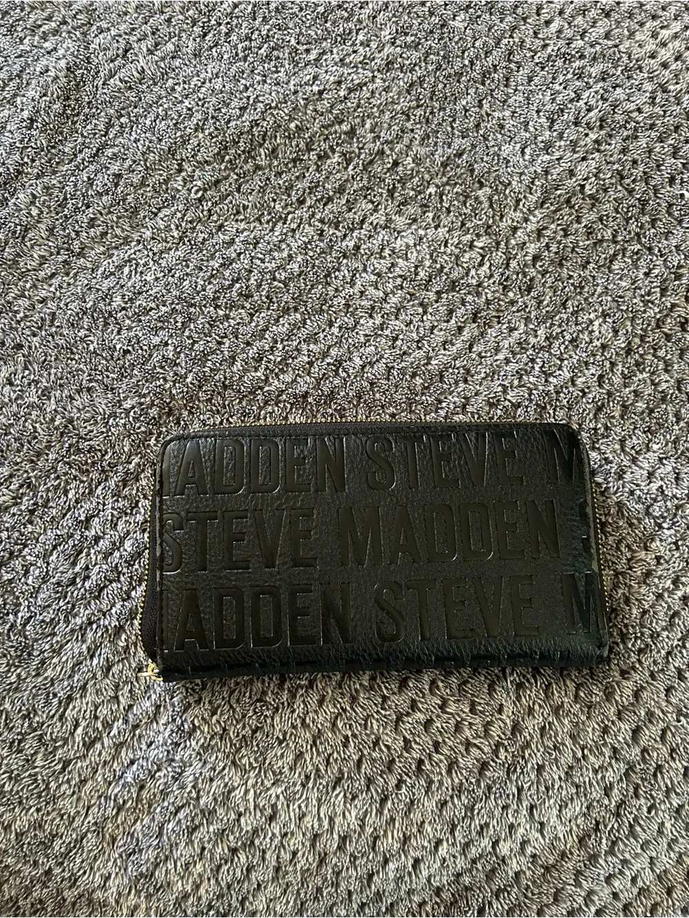 Steve Madden repeating accessory